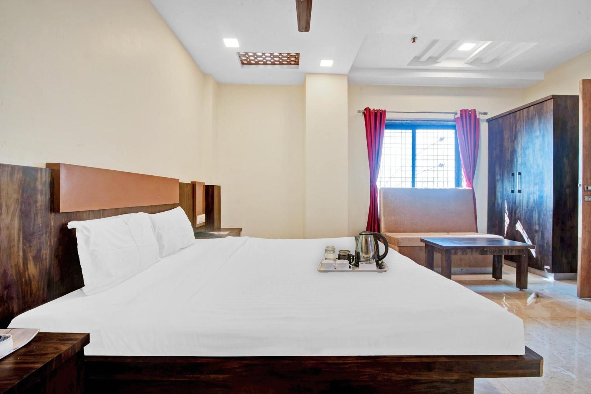 Townhouse 700 Hotel Krishna. Nagpur Eksteriør bilde