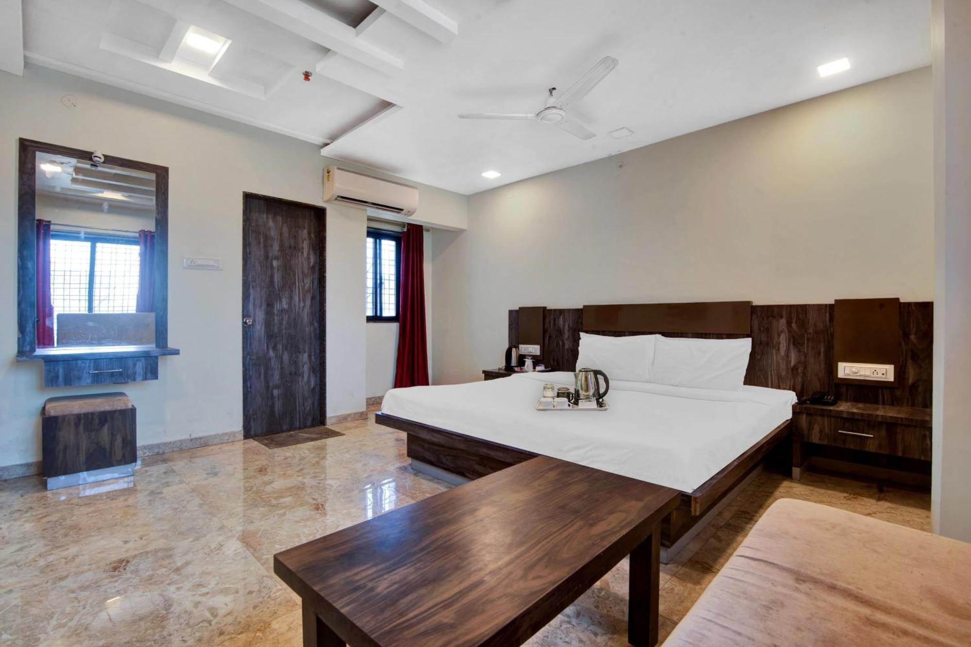 Townhouse 700 Hotel Krishna. Nagpur Eksteriør bilde
