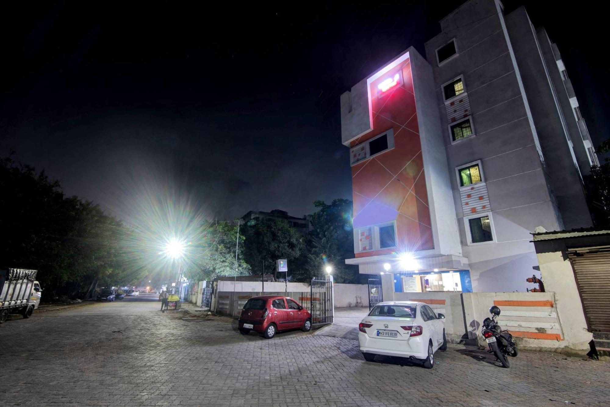 Townhouse 700 Hotel Krishna. Nagpur Eksteriør bilde